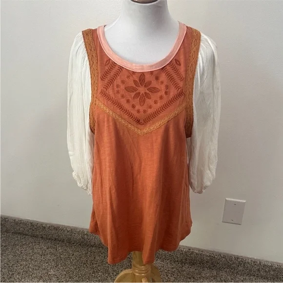 🦋 Bundle of 5 Woman’s Blouses Size Medium - Picture 5 of 8